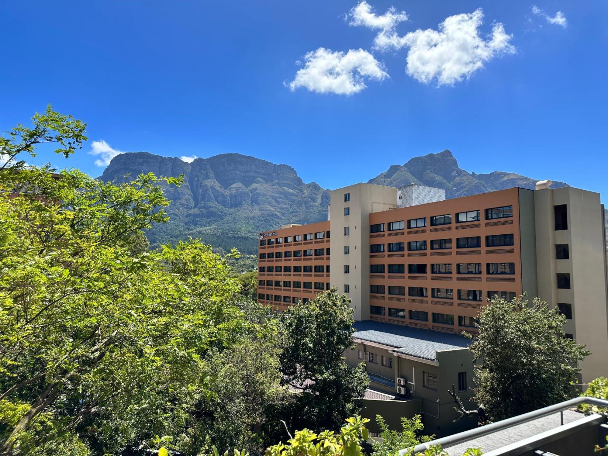 Newlands Peak Apartments Cape Town Bagian luar foto